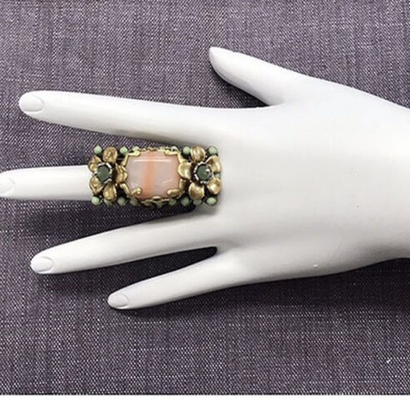 Gorgeous Coral w/Flowers Elongated Ring,NWT - Picture 2 of 7